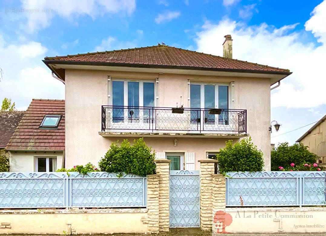 Maison à SAINT-GERMAIN-LE-GAILLARD