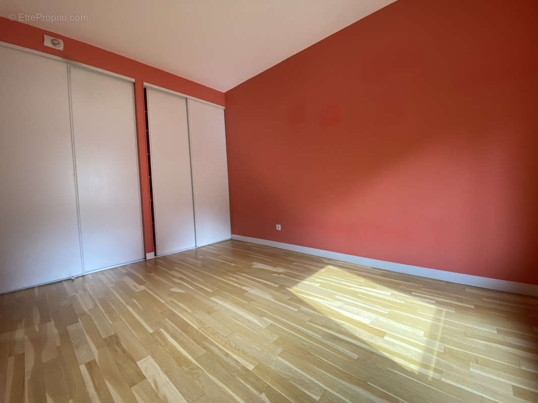 Appartement à CHARBONNIERES-LES-BAINS