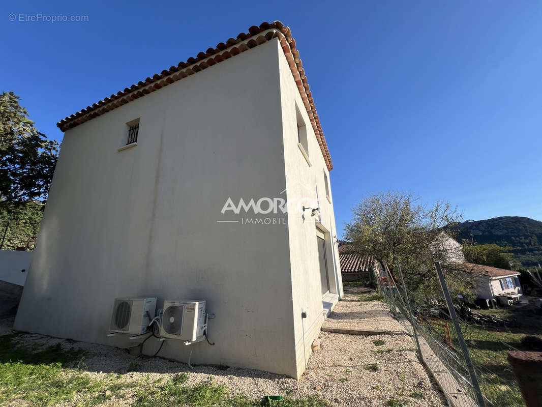 Maison à LE CASTELLET