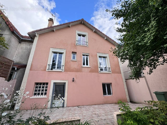 Maison à PARAY-VIEILLE-POSTE