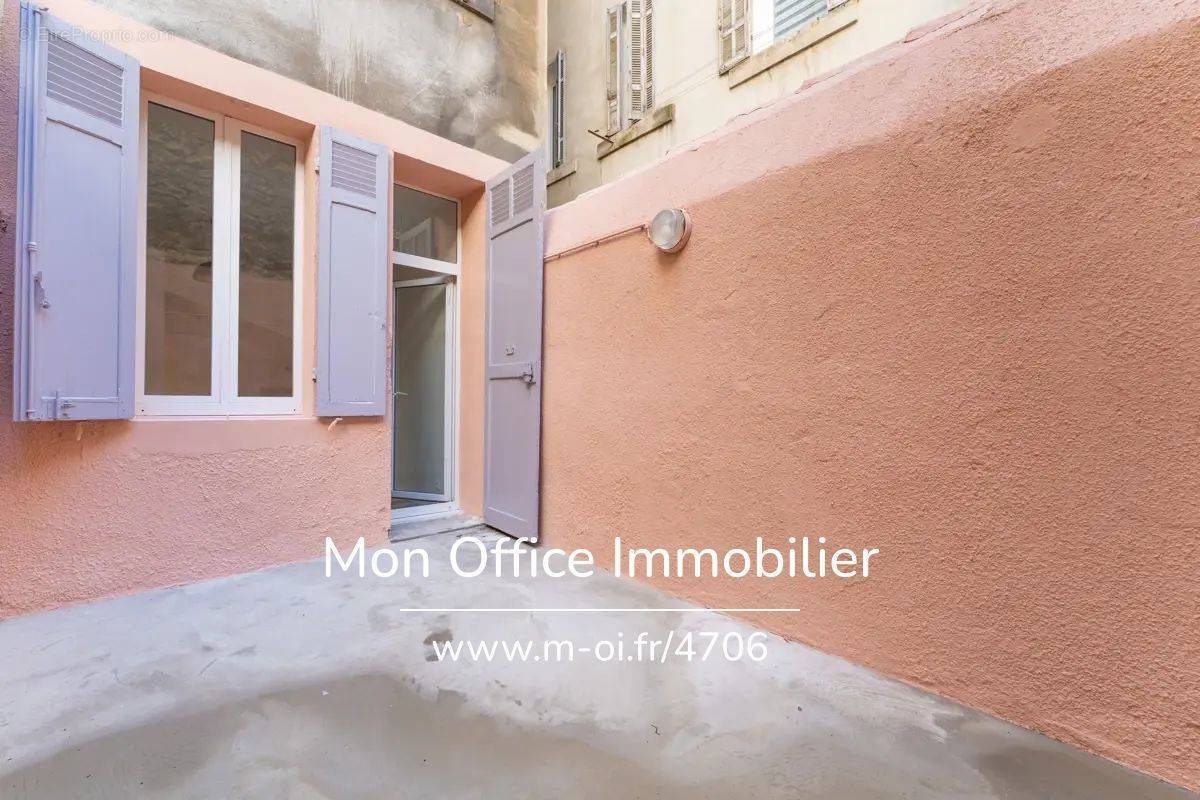 Appartement à MARSEILLE-1E