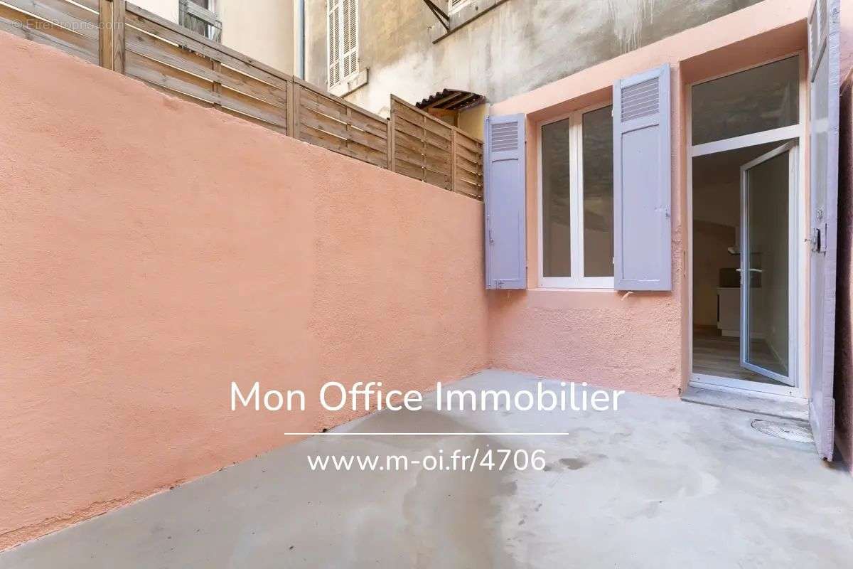 Appartement à MARSEILLE-1E