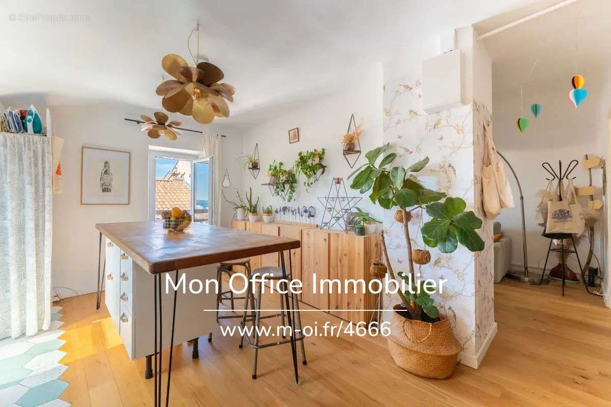 Appartement à MARSEILLE-7E