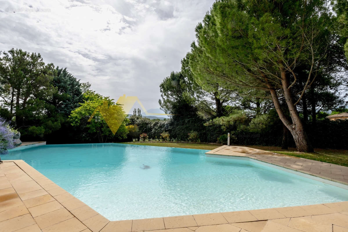 Maison à VAISON-LA-ROMAINE