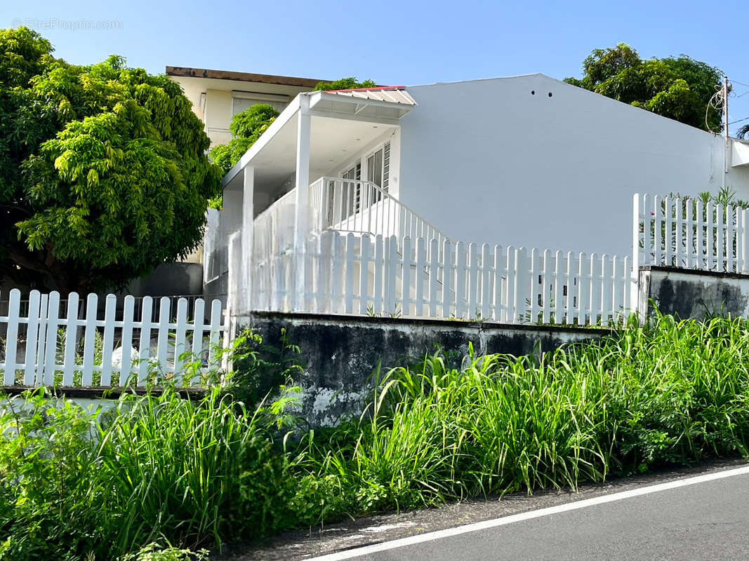 Maison à BASSE-TERRE