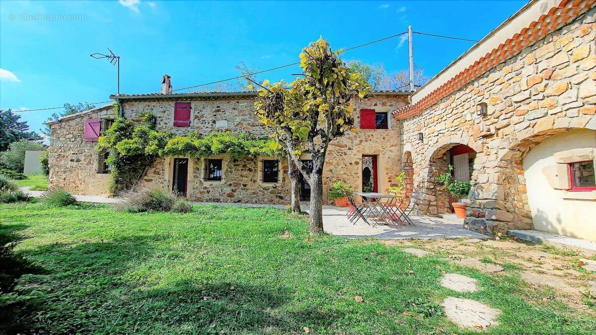 Maison à CHARMES-SUR-RHONE