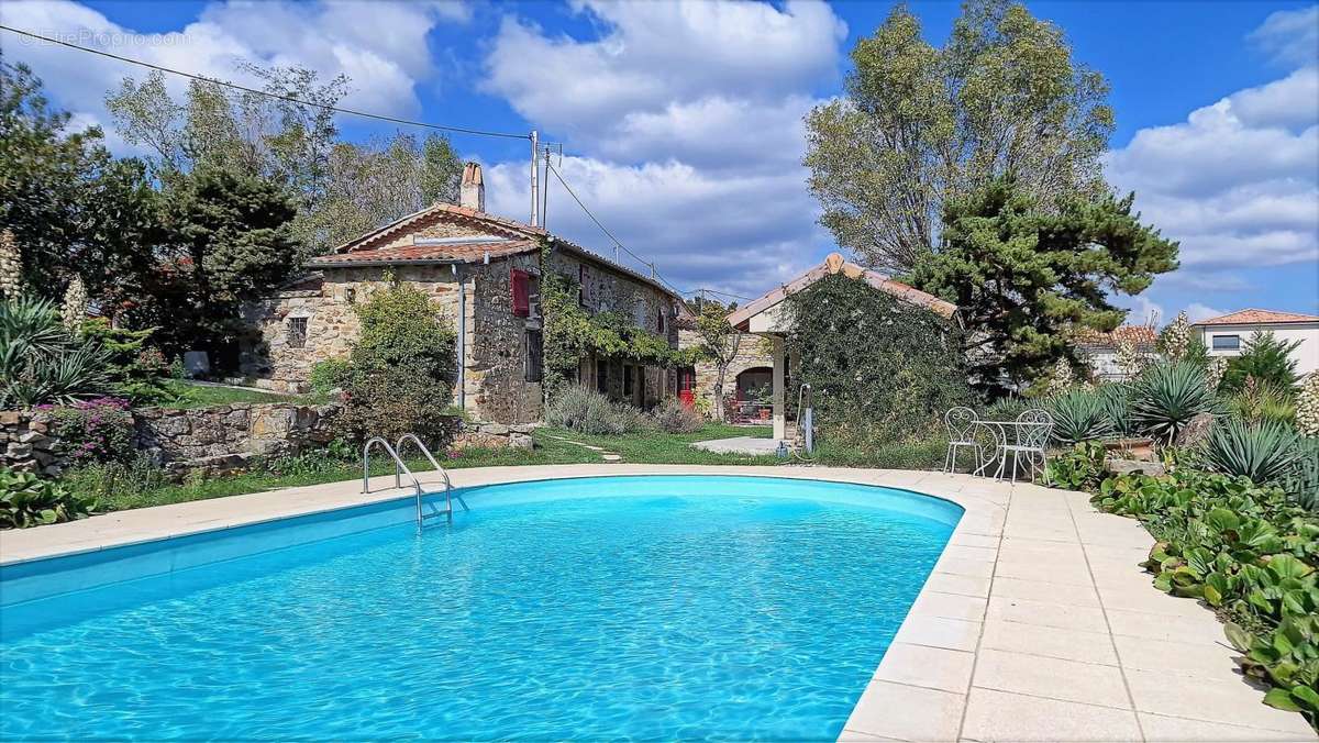 Maison à CHARMES-SUR-RHONE