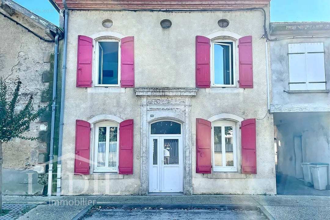 Maison à COLAYRAC-SAINT-CIRQ