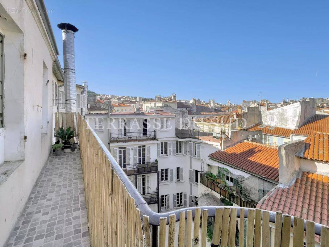 Appartement à MARSEILLE-1E