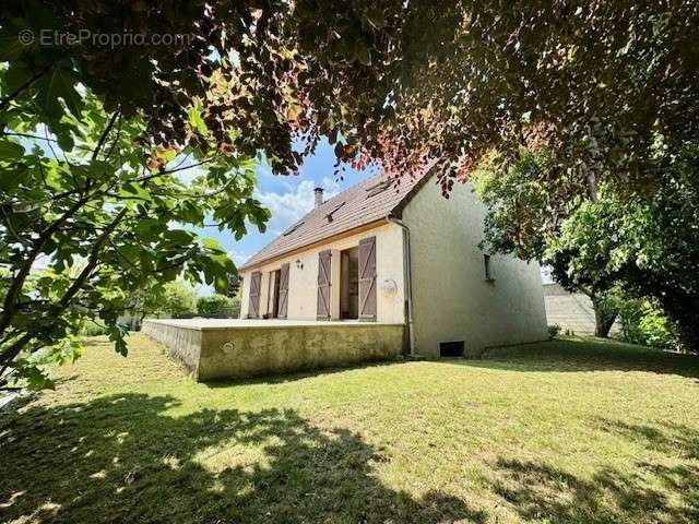 Maison à BEZANNES