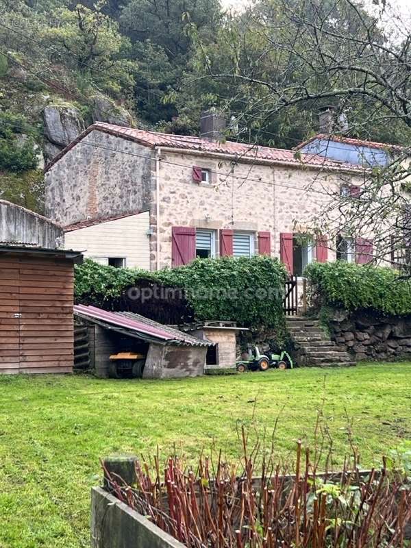 Maison à MORTAGNE-SUR-SEVRE