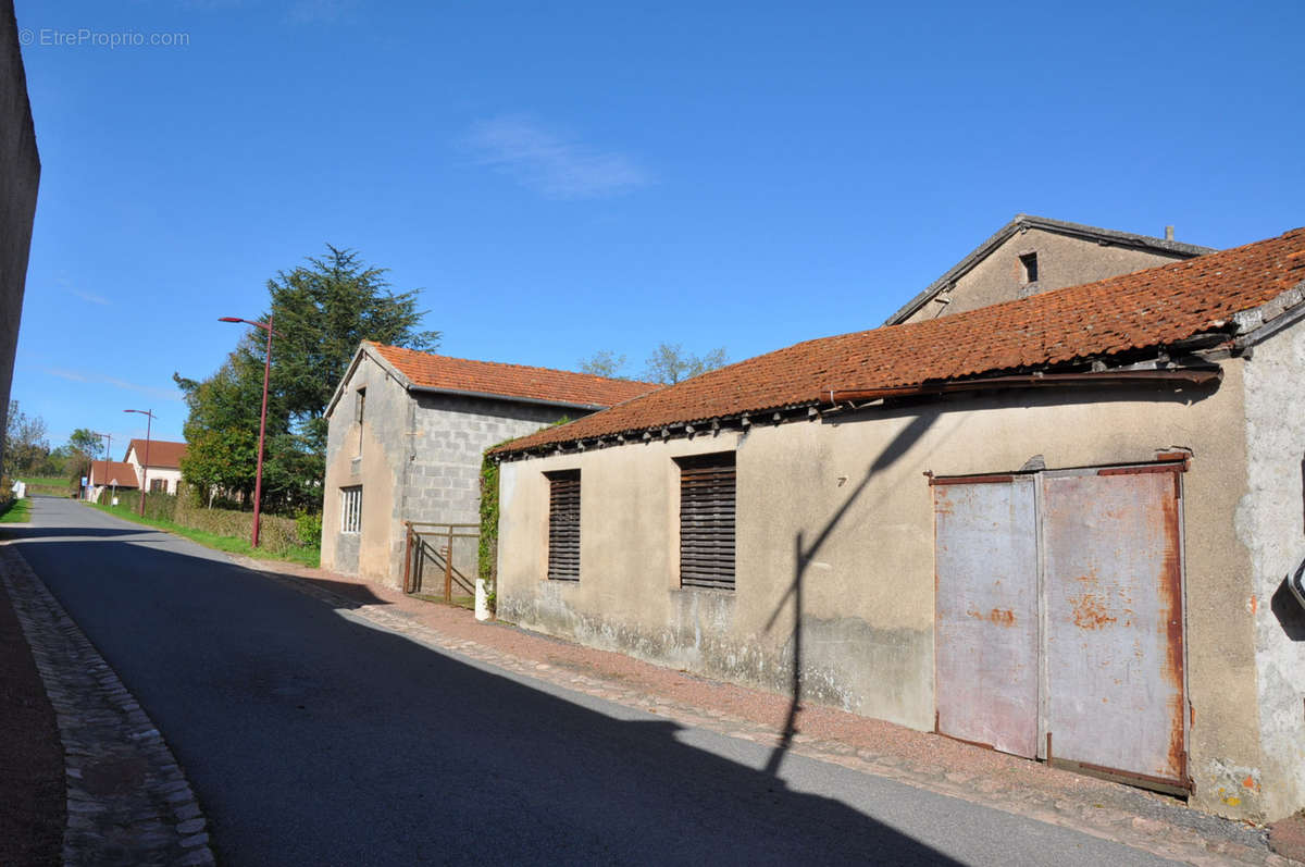 Maison à ANDELAROCHE