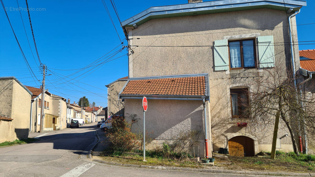 Maison à VANNES-LE-CHATEL