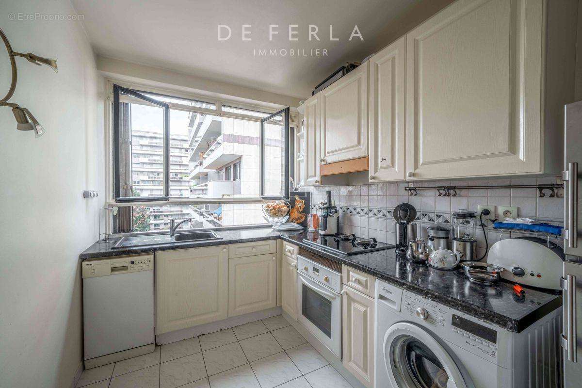 Appartement à PARIS-15E