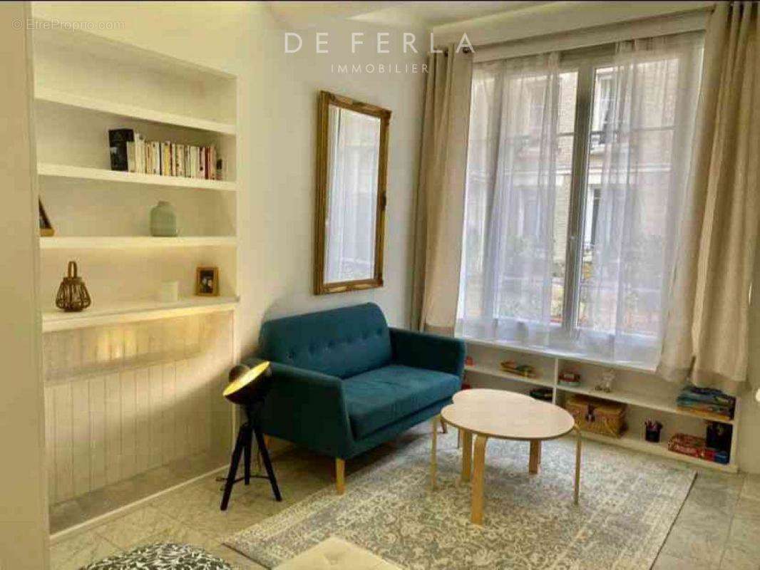 Appartement à PARIS-16E