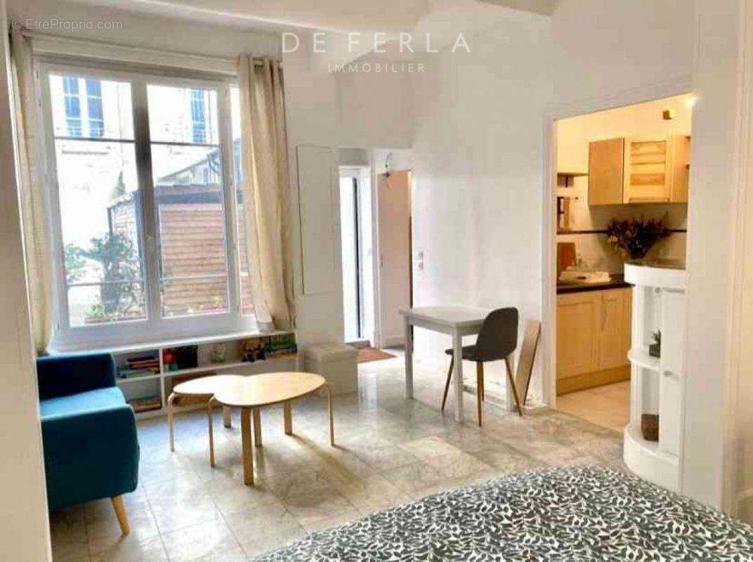 Appartement à PARIS-16E