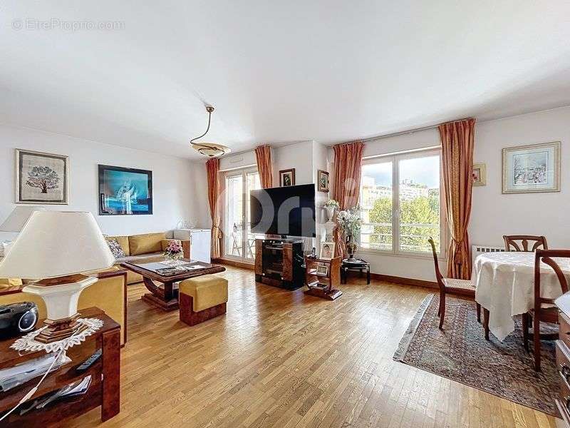 Appartement à PARIS-15E