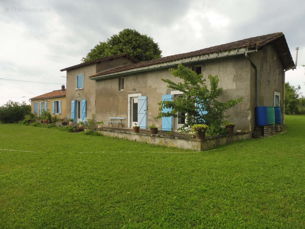 Maison à AUBETERRE-SUR-DRONNE