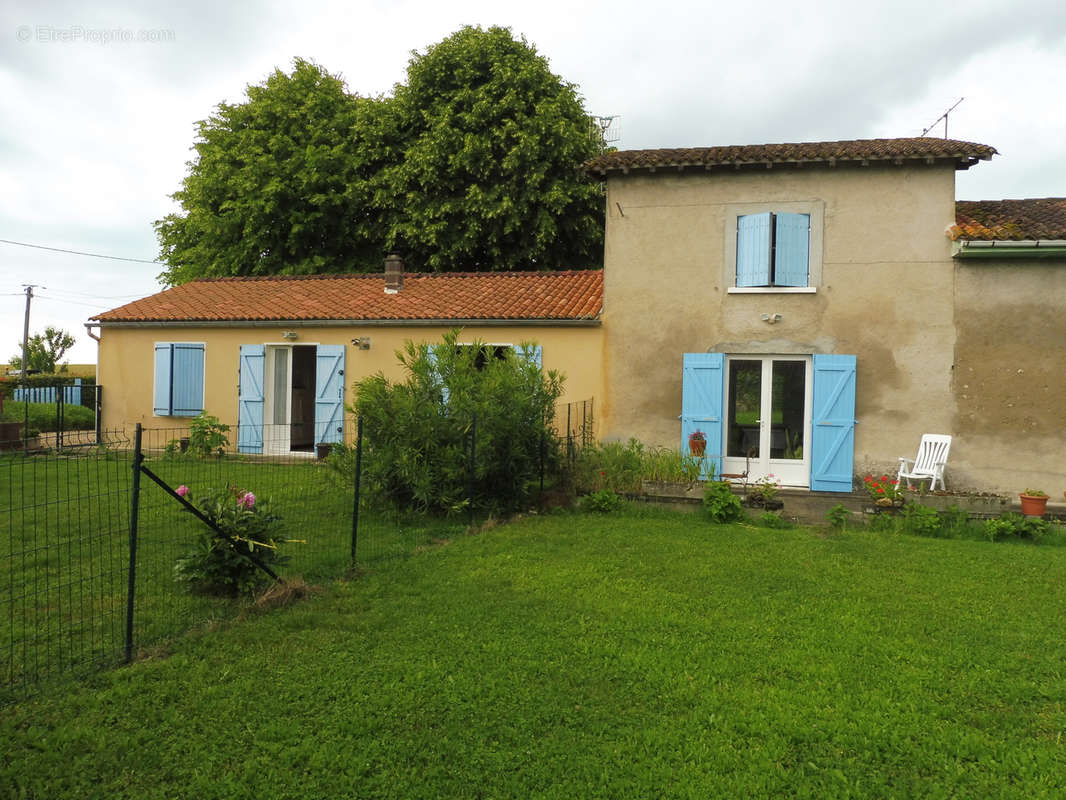 Maison à AUBETERRE-SUR-DRONNE