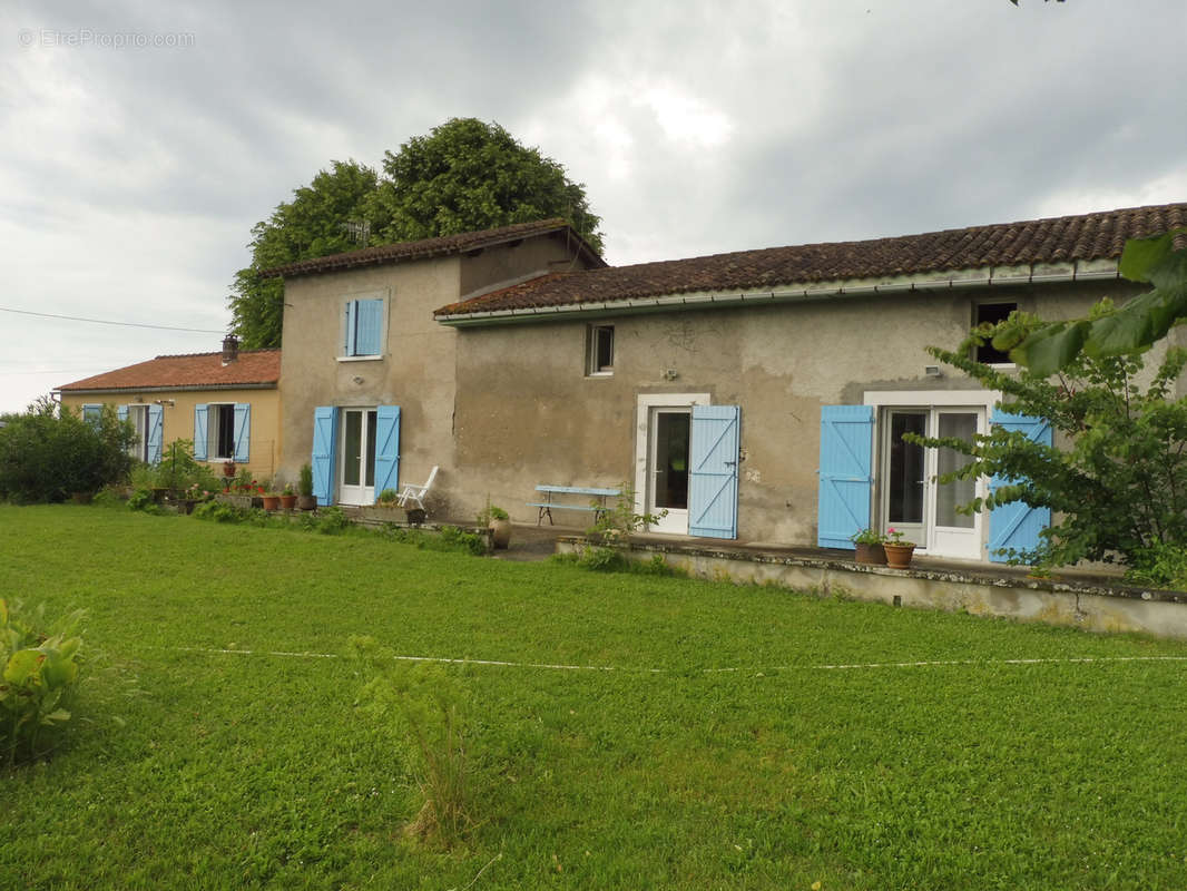 Maison à AUBETERRE-SUR-DRONNE