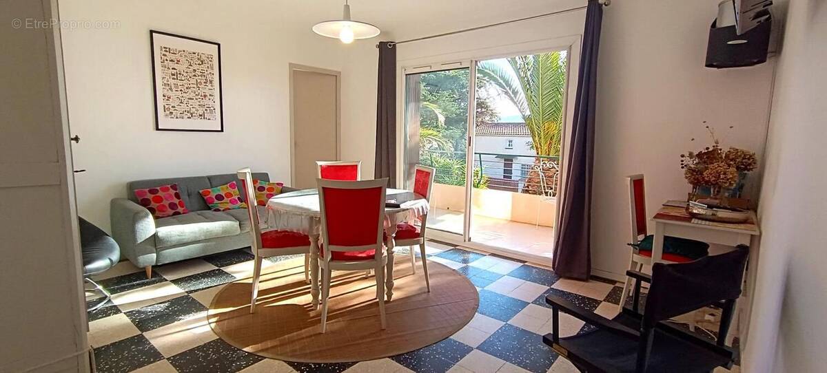 Appartement à SIX-FOURS-LES-PLAGES