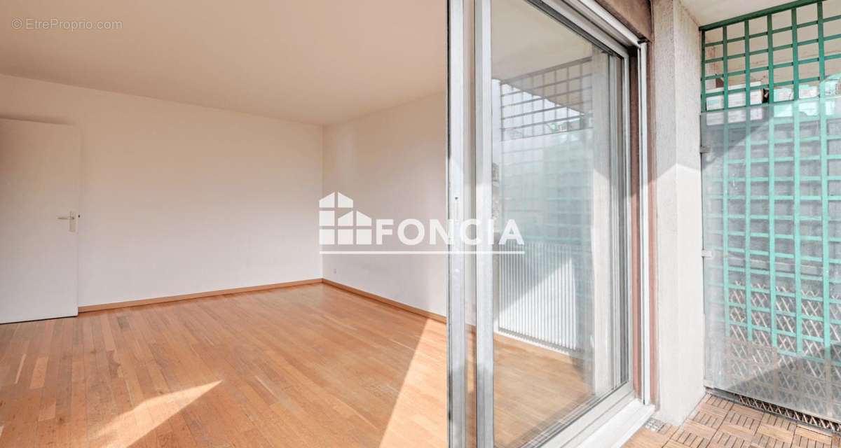 Appartement à MONTROUGE