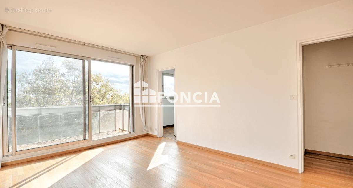 Appartement à MONTROUGE