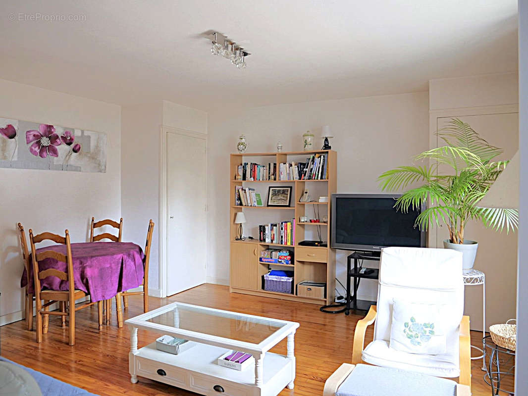 Appartement à SAINT-MAURICE-DE-REMENS