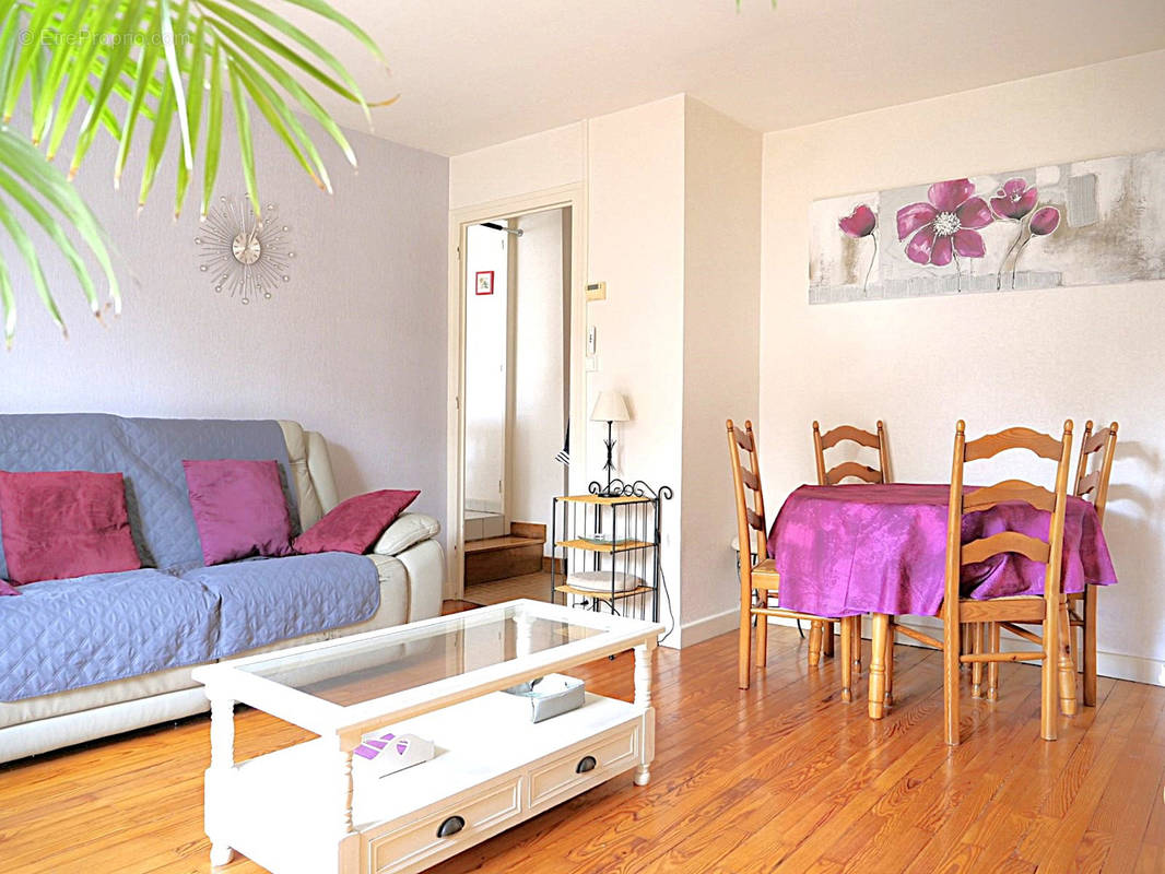 Appartement à SAINT-MAURICE-DE-REMENS