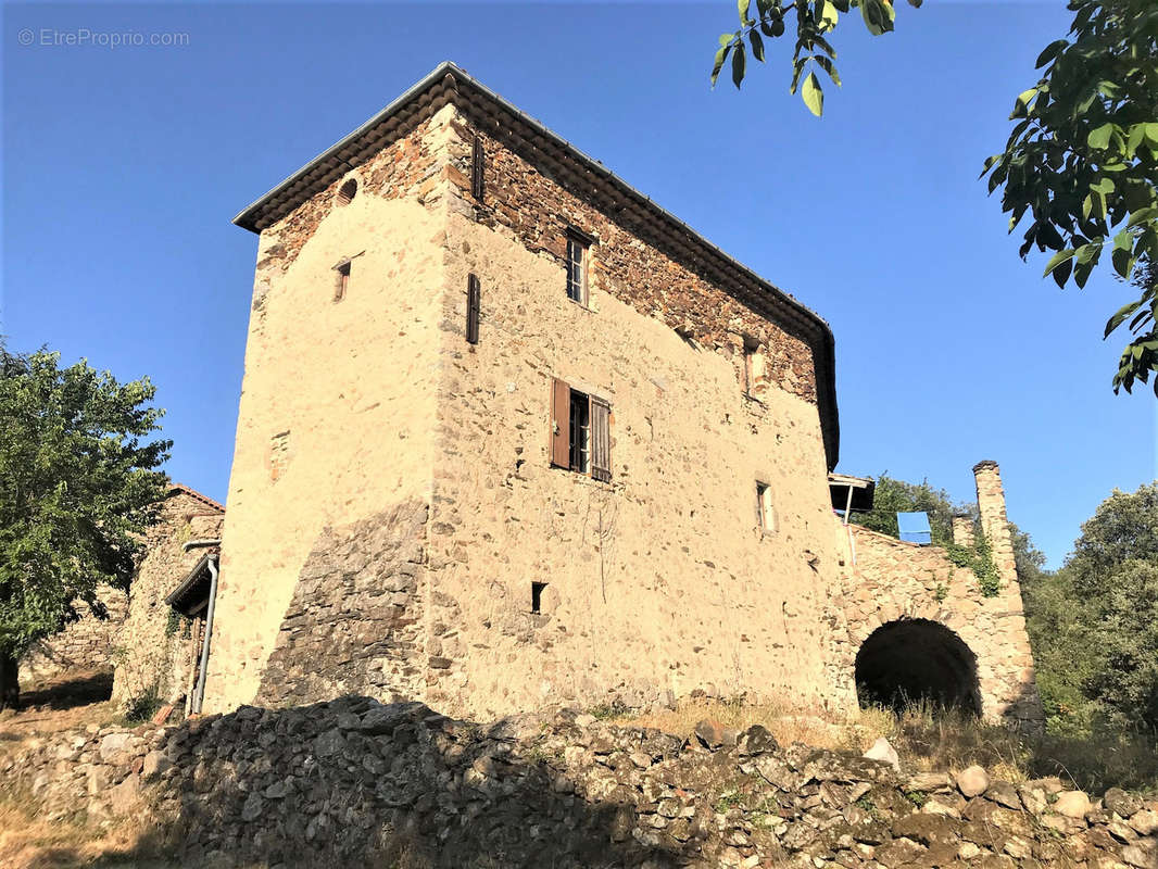 Maison à SAINT-ROMAN-DE-CODIERES