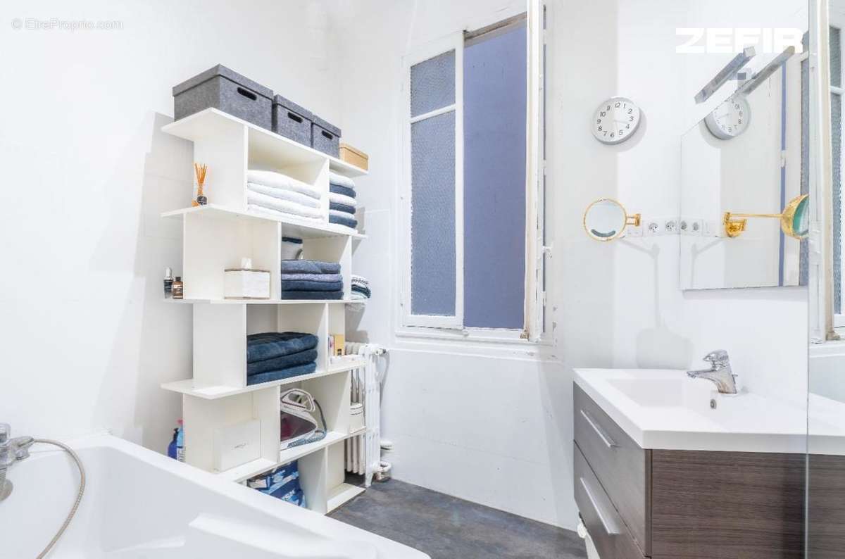 Appartement à PARIS-16E