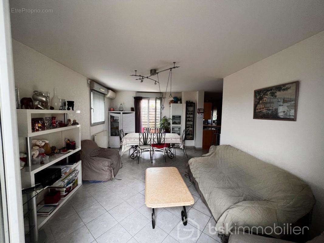 Appartement à RILLIEUX-LA-PAPE