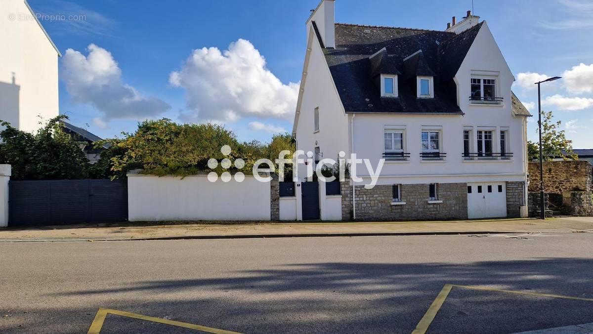 Maison à CARHAIX-PLOUGUER