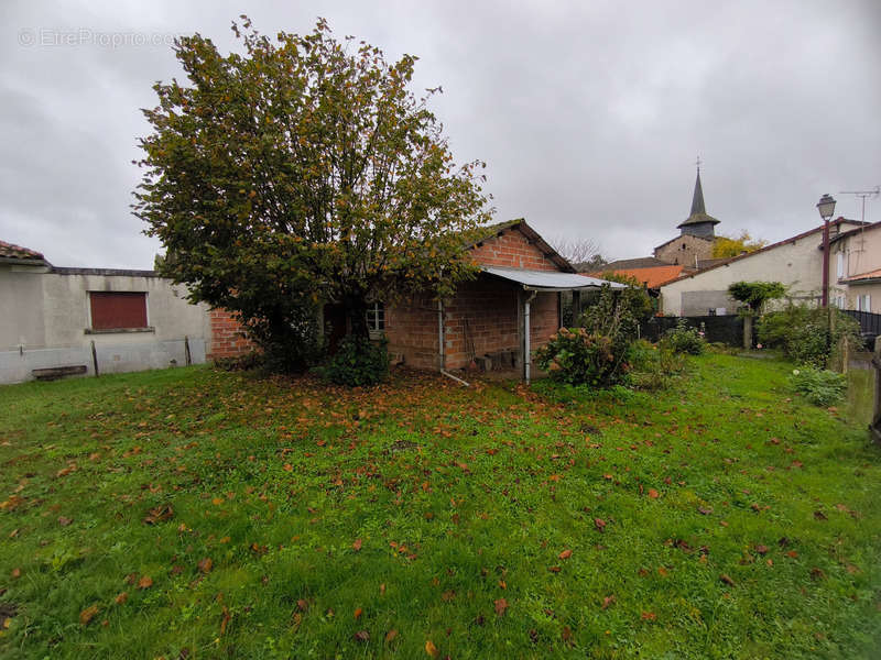 Maison à EXIDEUIL