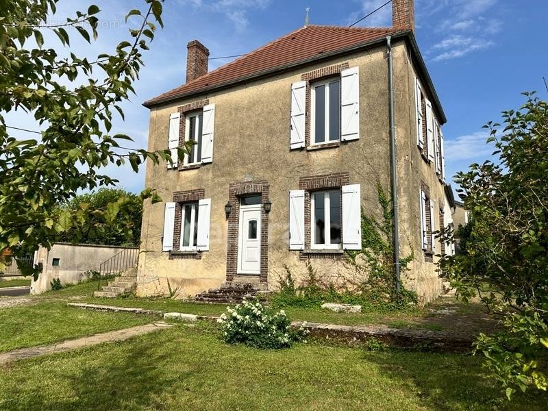 Maison à FLOGNY-LA-CHAPELLE