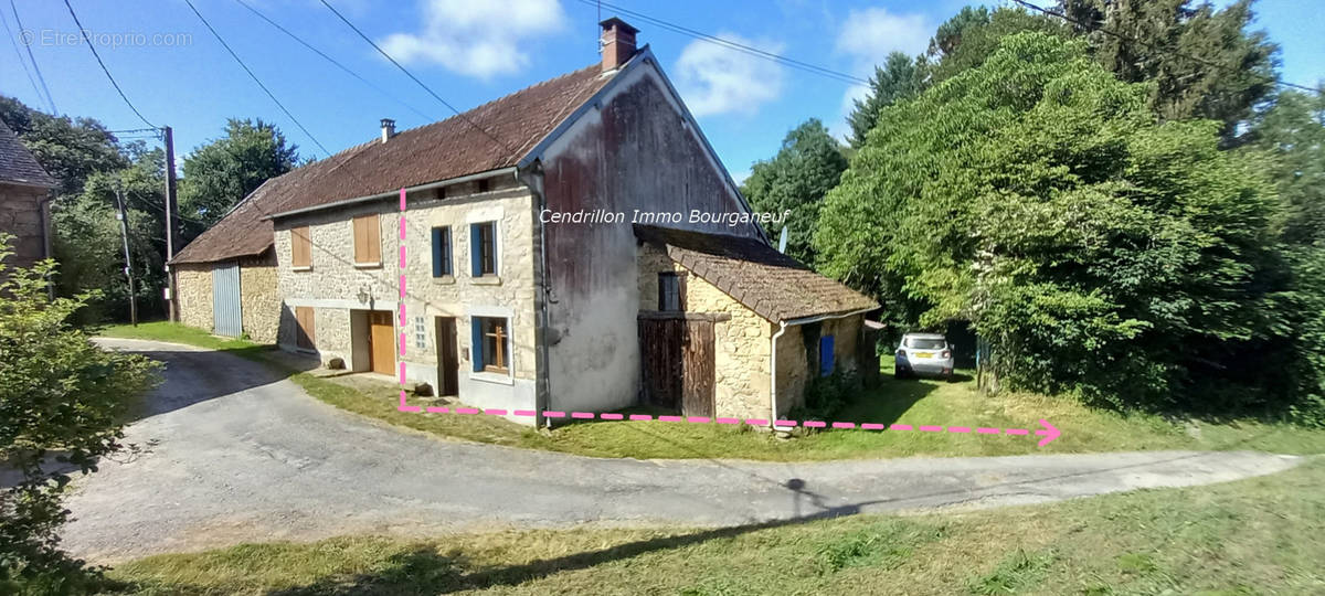 Maison à SAINT-HILAIRE-LE-CHATEAU