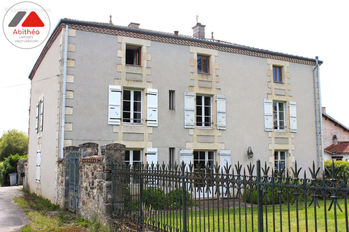 Maison à BUSSIERE-POITEVINE