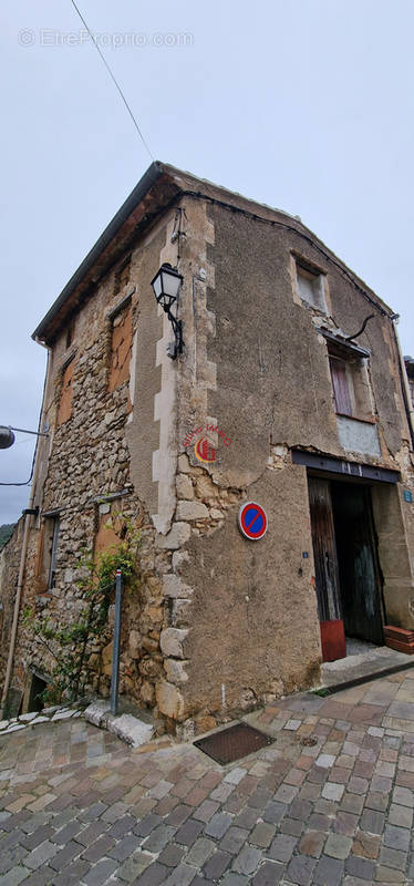 Parking à DUILHAC-SOUS-PEYREPERTUSE