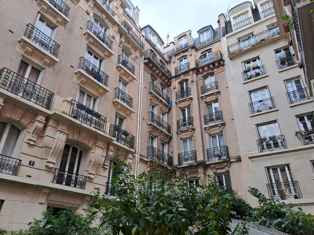 Appartement à PARIS-15E