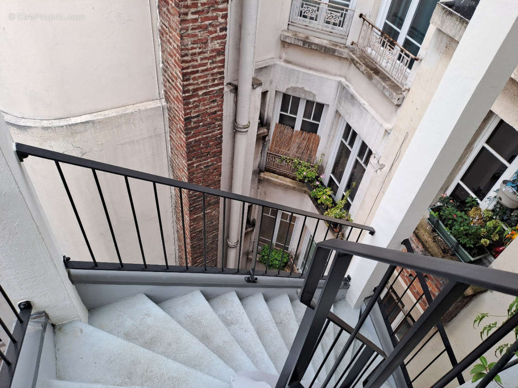 Appartement à PARIS-15E