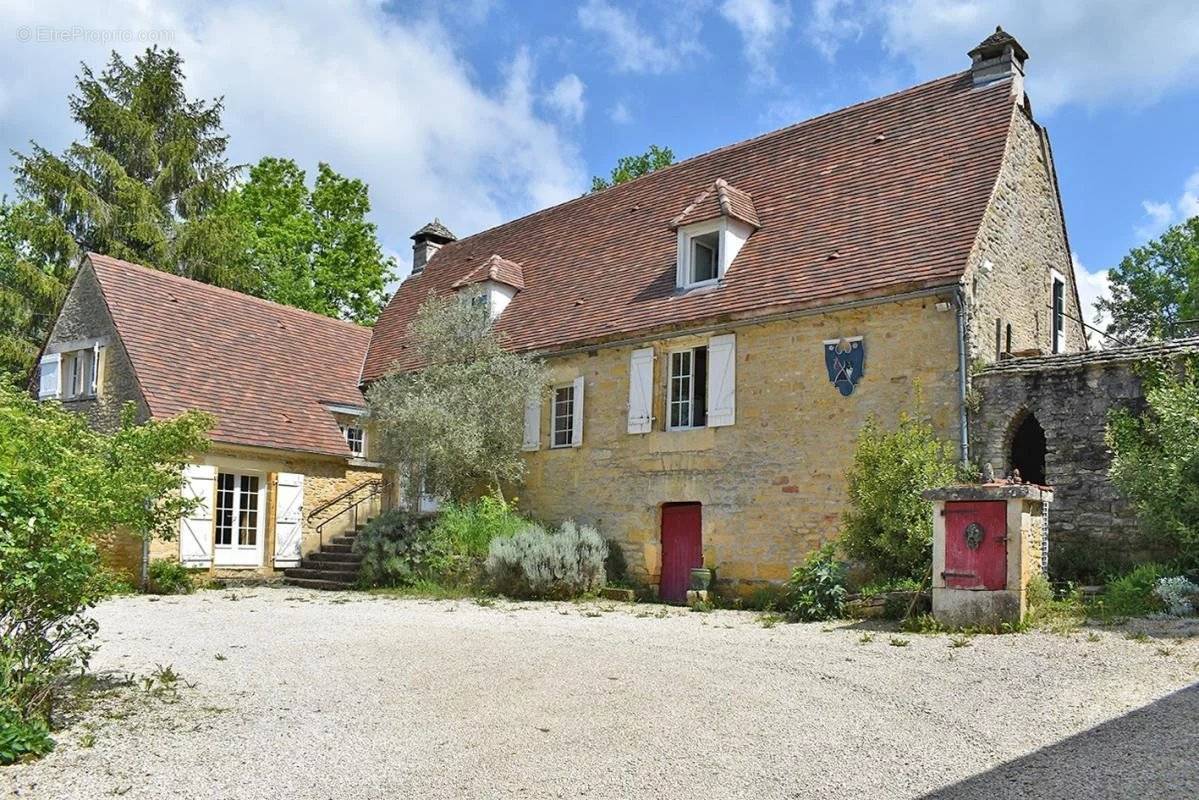 Maison à LA CHAPELLE-AUBAREIL