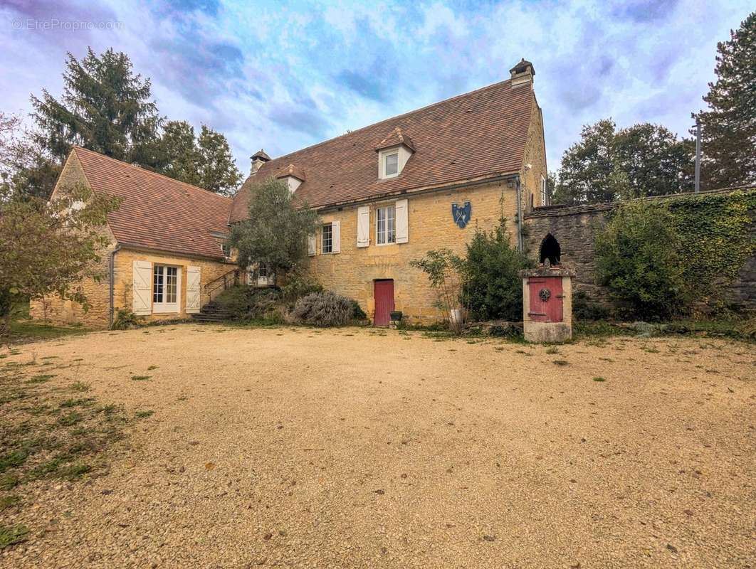 Maison à LA CHAPELLE-AUBAREIL