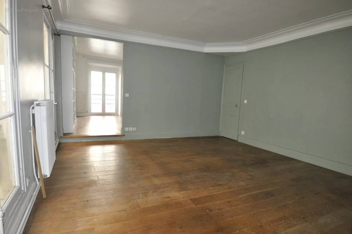 Appartement à PARIS-3E