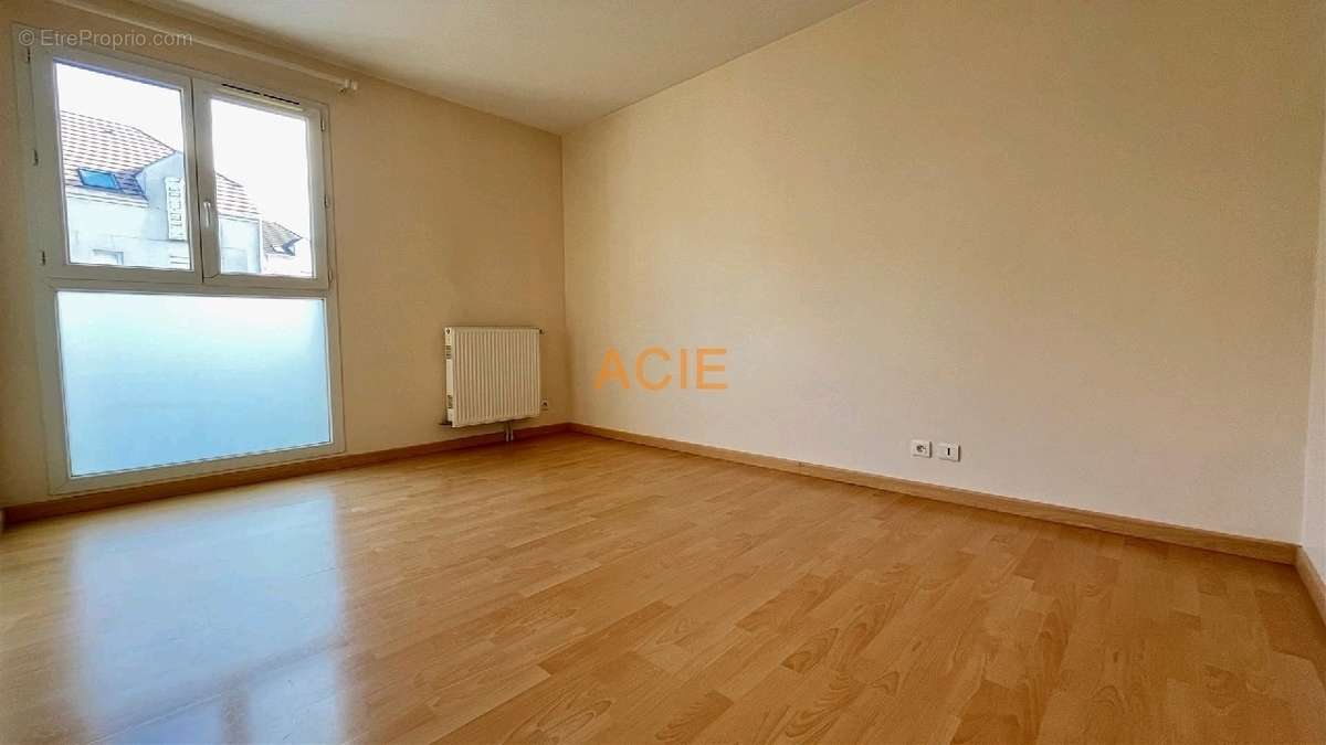 Appartement à LOUVRES