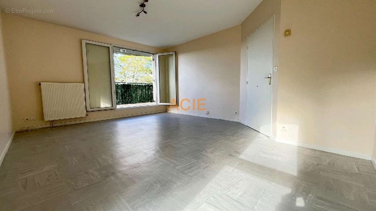 Appartement à LOUVRES