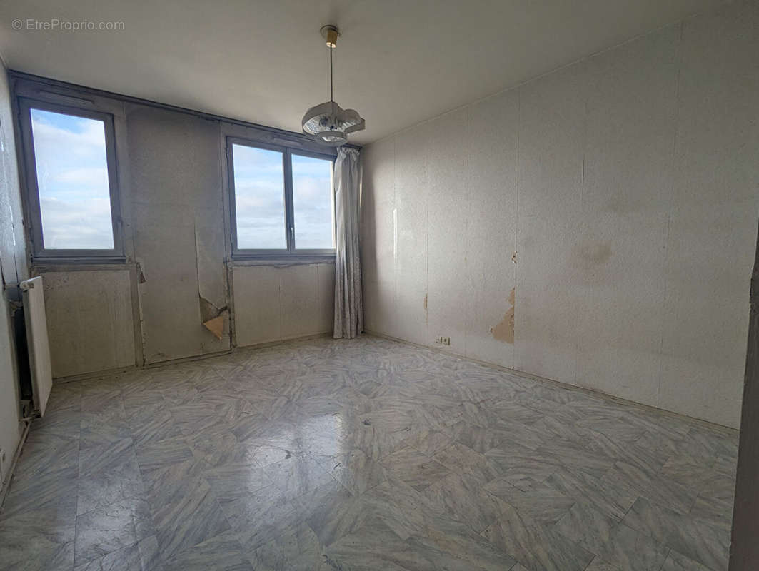 Appartement à PARIS-19E