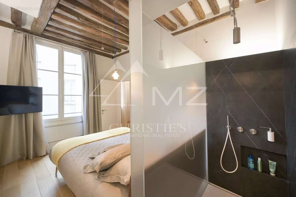 Appartement à PARIS-8E