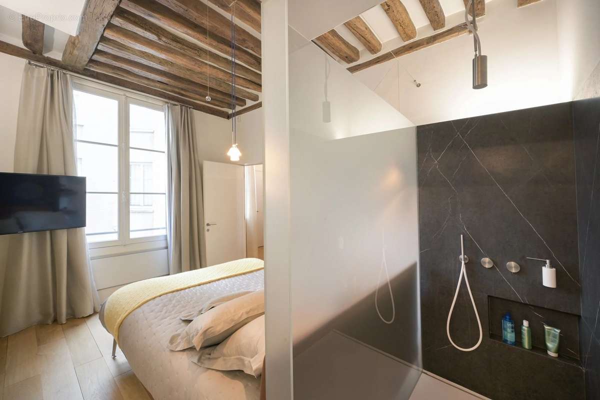 Appartement à PARIS-8E