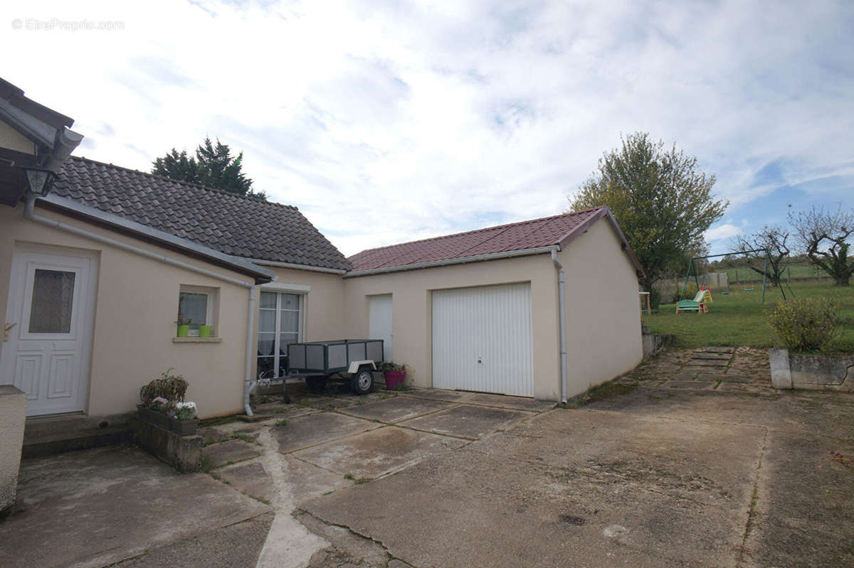 Maison à CHAMPVALLON