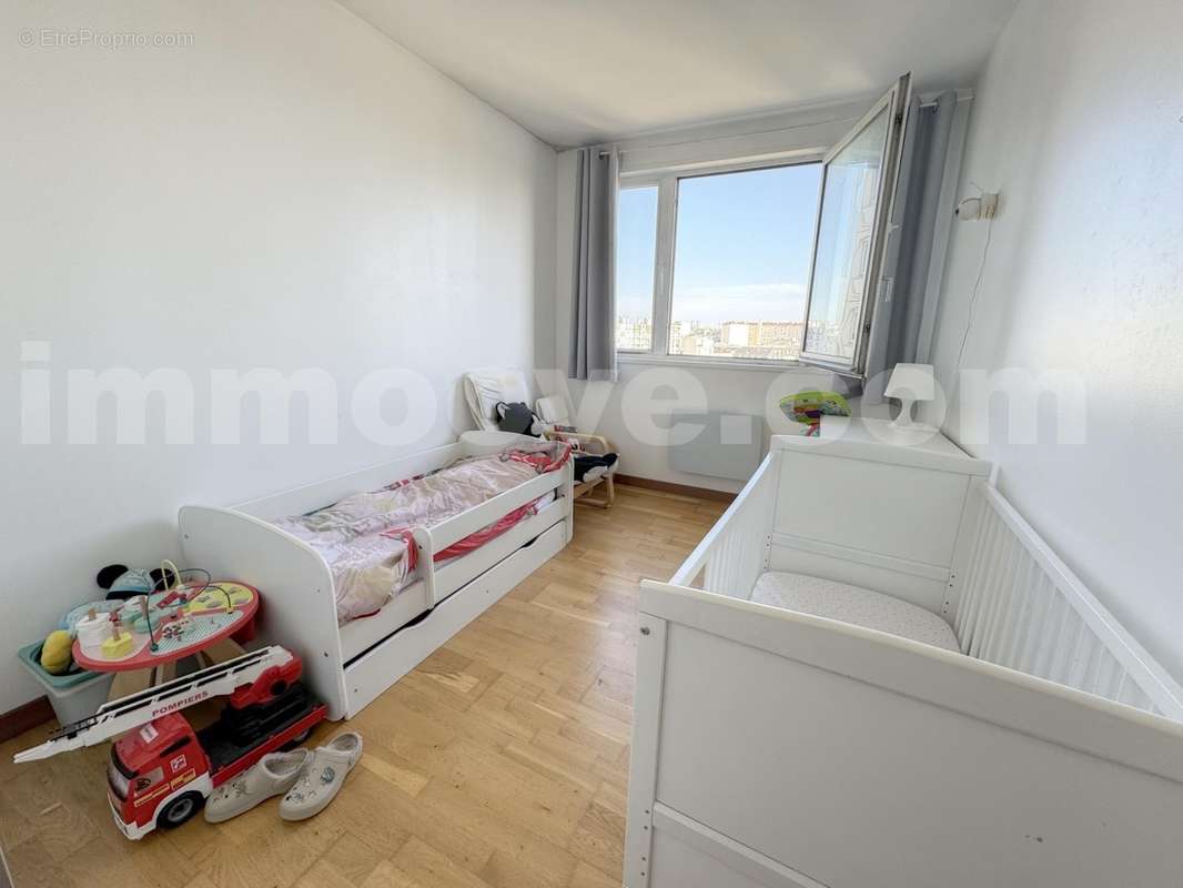 chambre enfants1 - Appartement à CHARENTON-LE-PONT